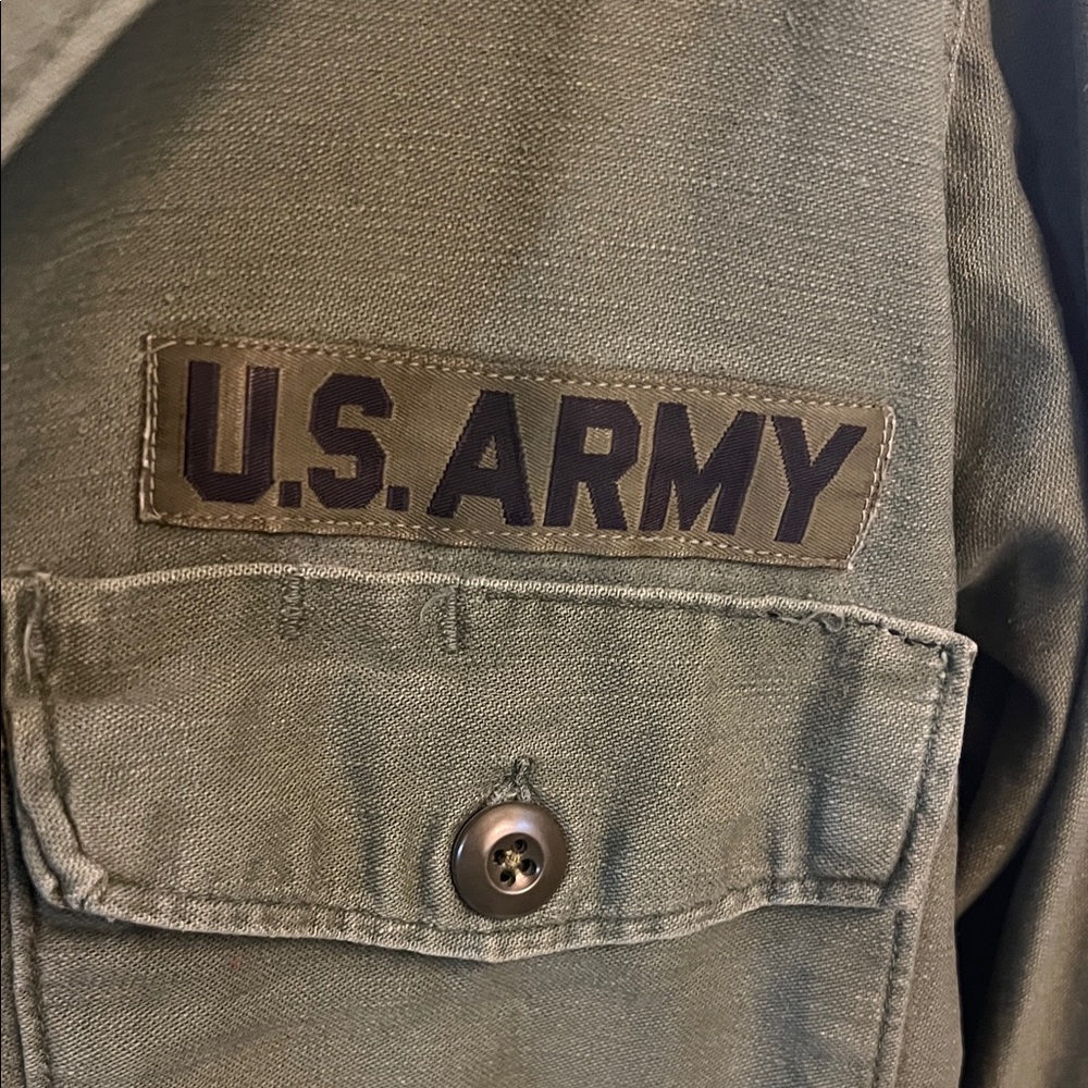 Vintage Olive Real Military Field Jacket / Shirt - Picture 3 of 7